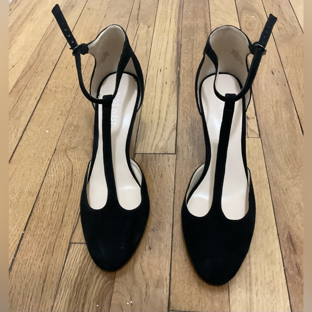 Nine West Halinan black T-strap heels with ankle straps. Size 7